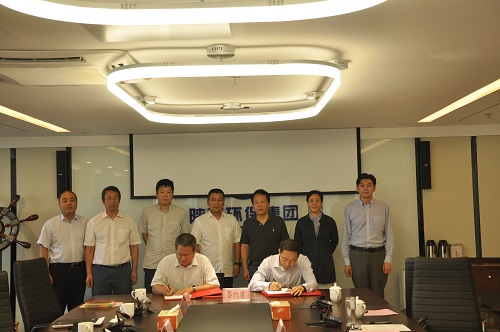 1530760734763014mFjE.jpg 與中國(guó)鐵塔陜西分公司簽約儀式-簽約.jpg